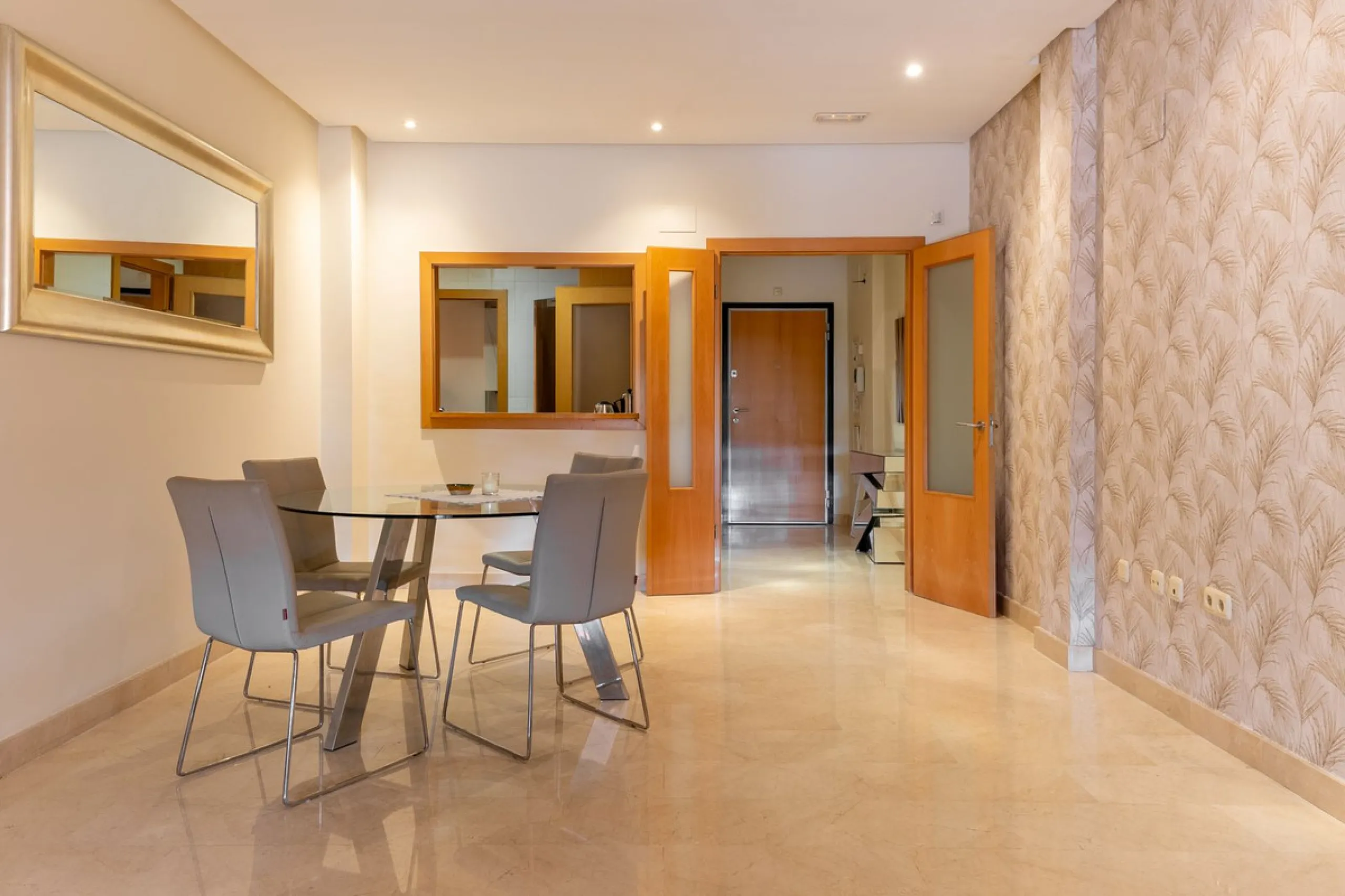 Very private South West facing garden apartment in this prestigious beachside development just meters from the sea only a short stroll to Puerto Banus. This 2 bed 2 bathroom 120m2 apartment has covered and uncovered terraces of 40m2 plus a private garden 
