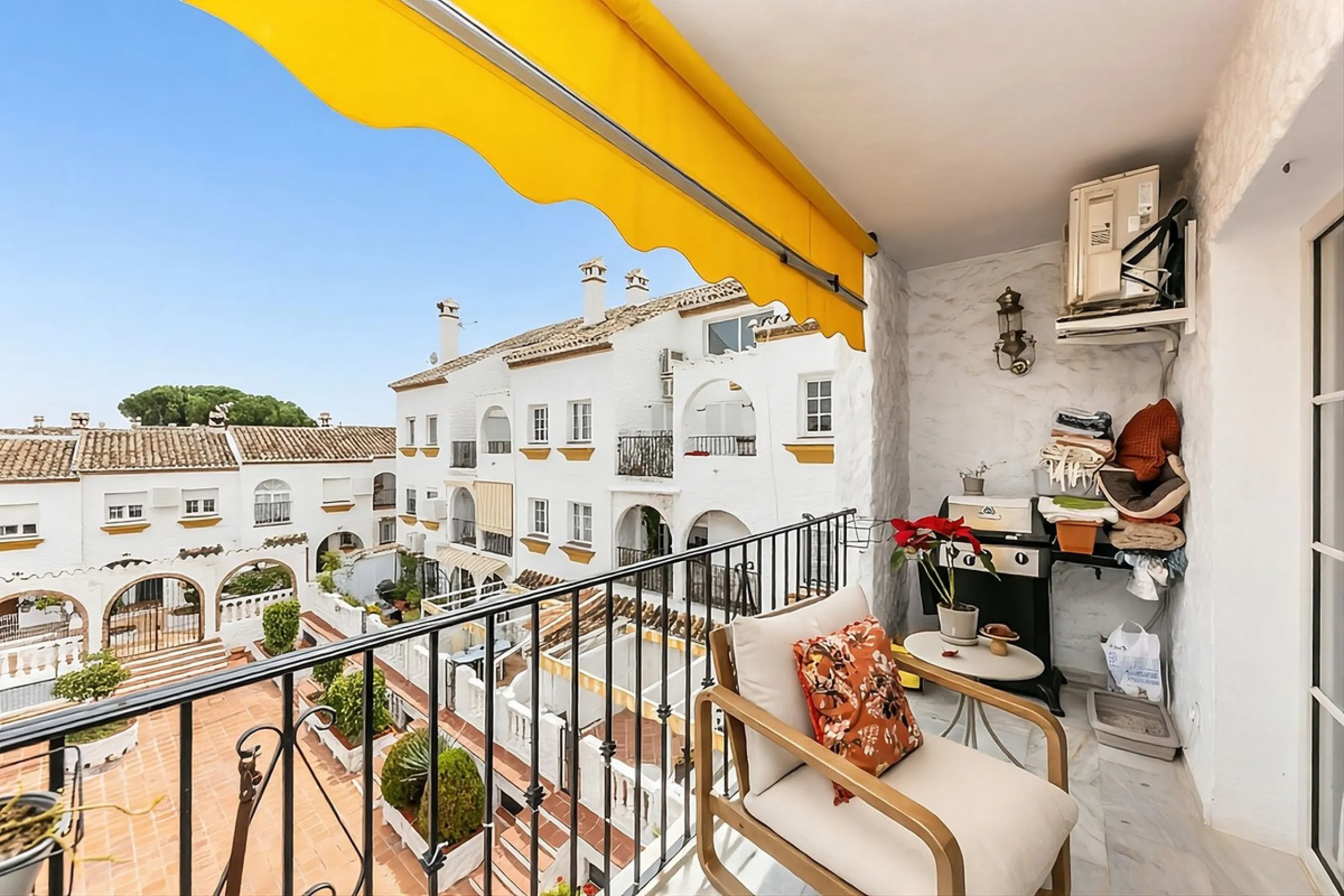 Penthouse Duplex in Tío Charles: An Andalusian Balcony in Benalmádena Pueblo