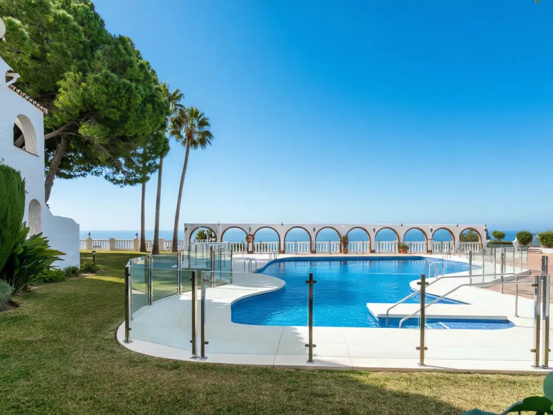 Penthouse Duplex in Tío Charles: An Andalusian Balcony in Benalmádena Pueblo