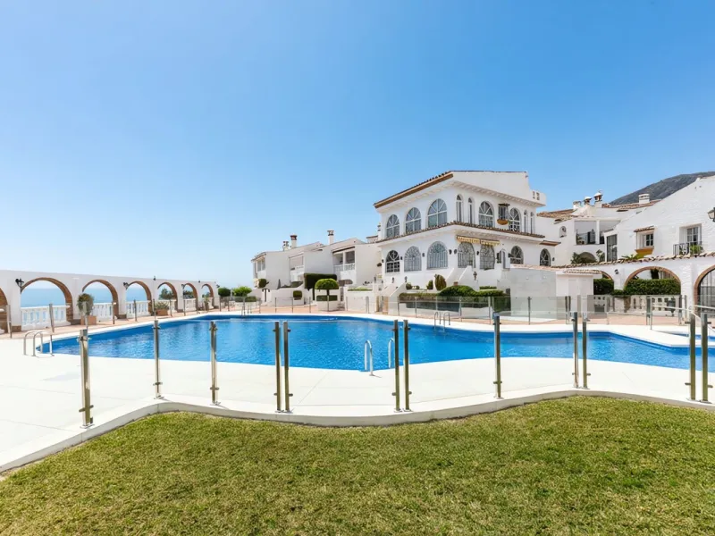Penthouse Duplex in Tío Charles: An Andalusian Balcony in Benalmádena Pueblo