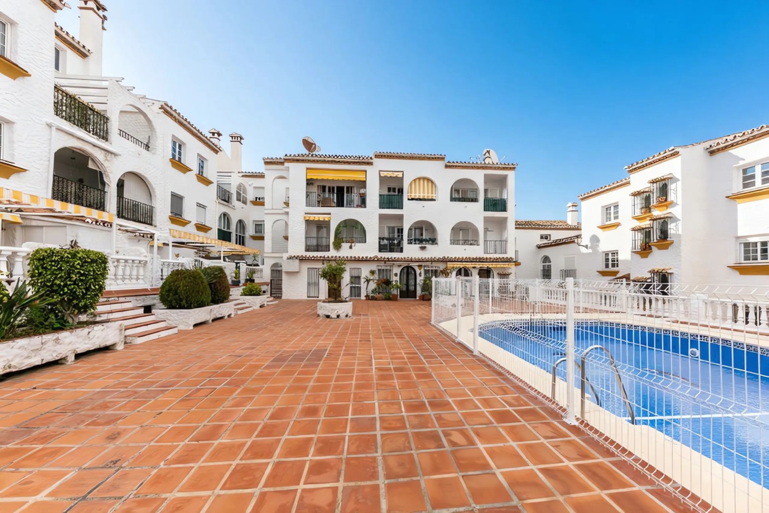 Penthouse Duplex in Tío Charles: An Andalusian Balcony in Benalmádena Pueblo