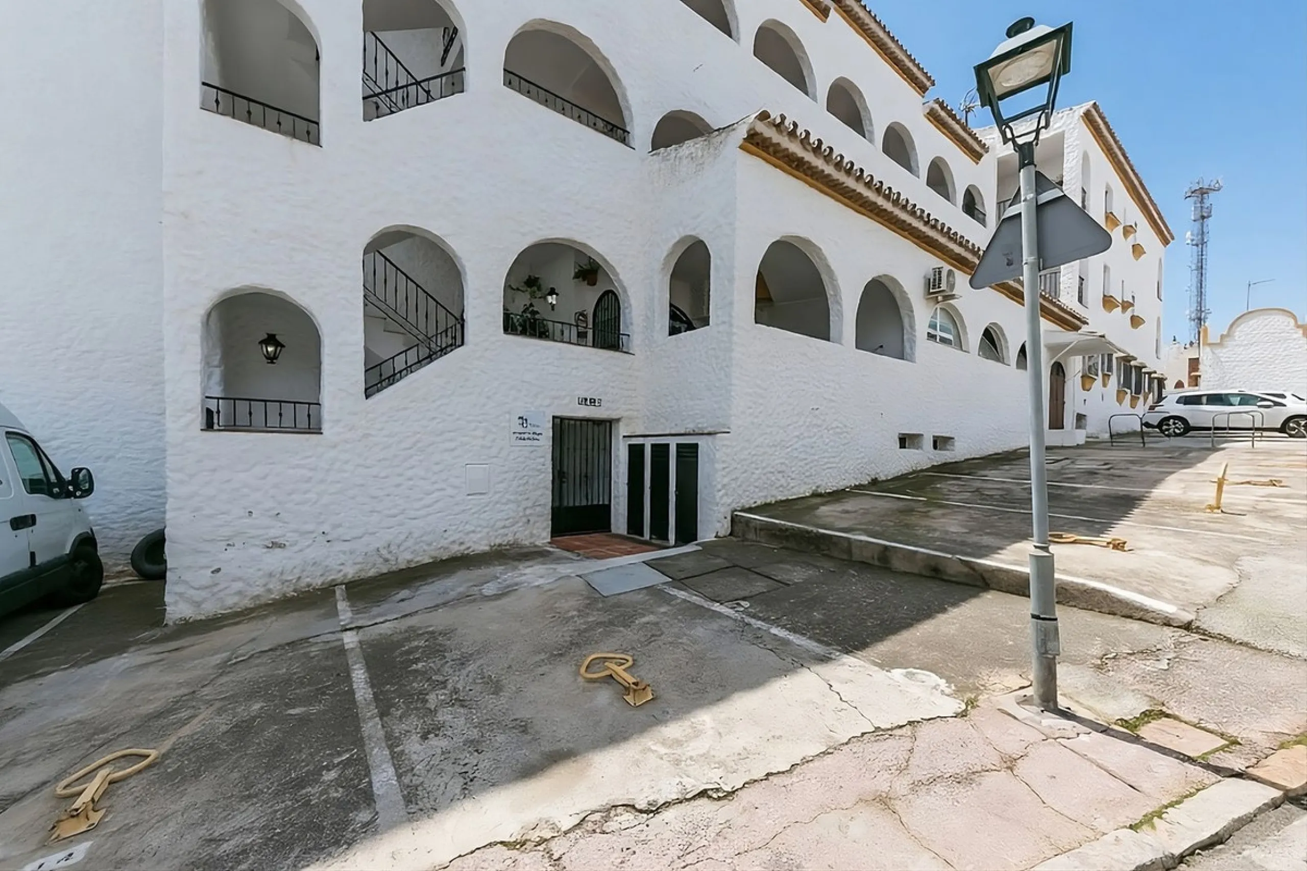 Penthouse Duplex in Tío Charles: An Andalusian Balcony in Benalmádena Pueblo