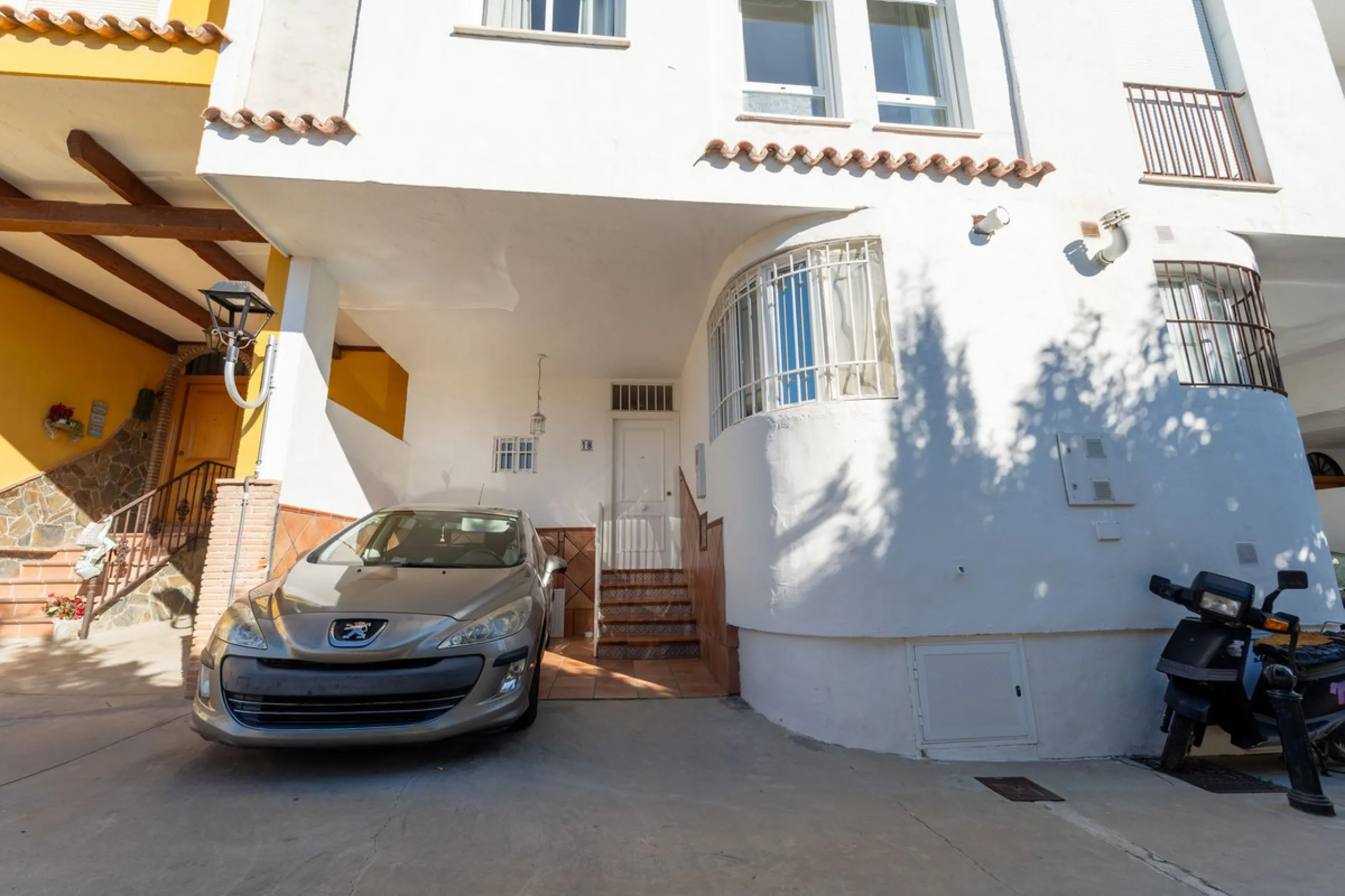 Townhouse for Sale in Marbella.       Prime Central Location