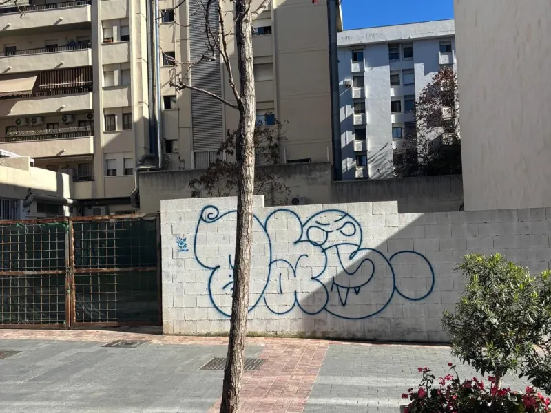 Urban land in Marbella Center next to the Marina, 400m with 1,607m of floor space, project for 273 square meters of commercial premises, two floors of apartments