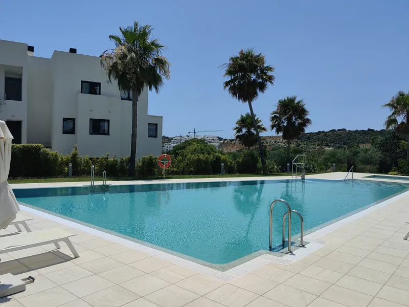 New Listing | 3-Bedroom Middle-Floor Apartment in Las Olas, La Gaspara, Estepona