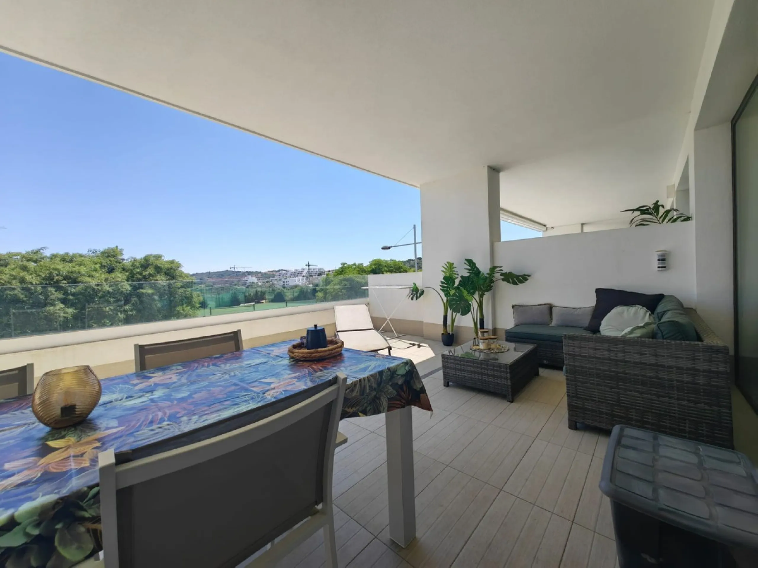 New Listing | 3-Bedroom Middle-Floor Apartment in Las Olas, La Gaspara, Estepona