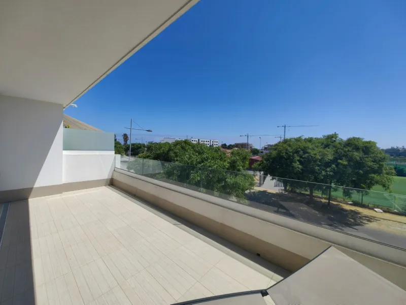 New Listing | 3-Bedroom Middle-Floor Apartment in Las Olas, La Gaspara, Estepona