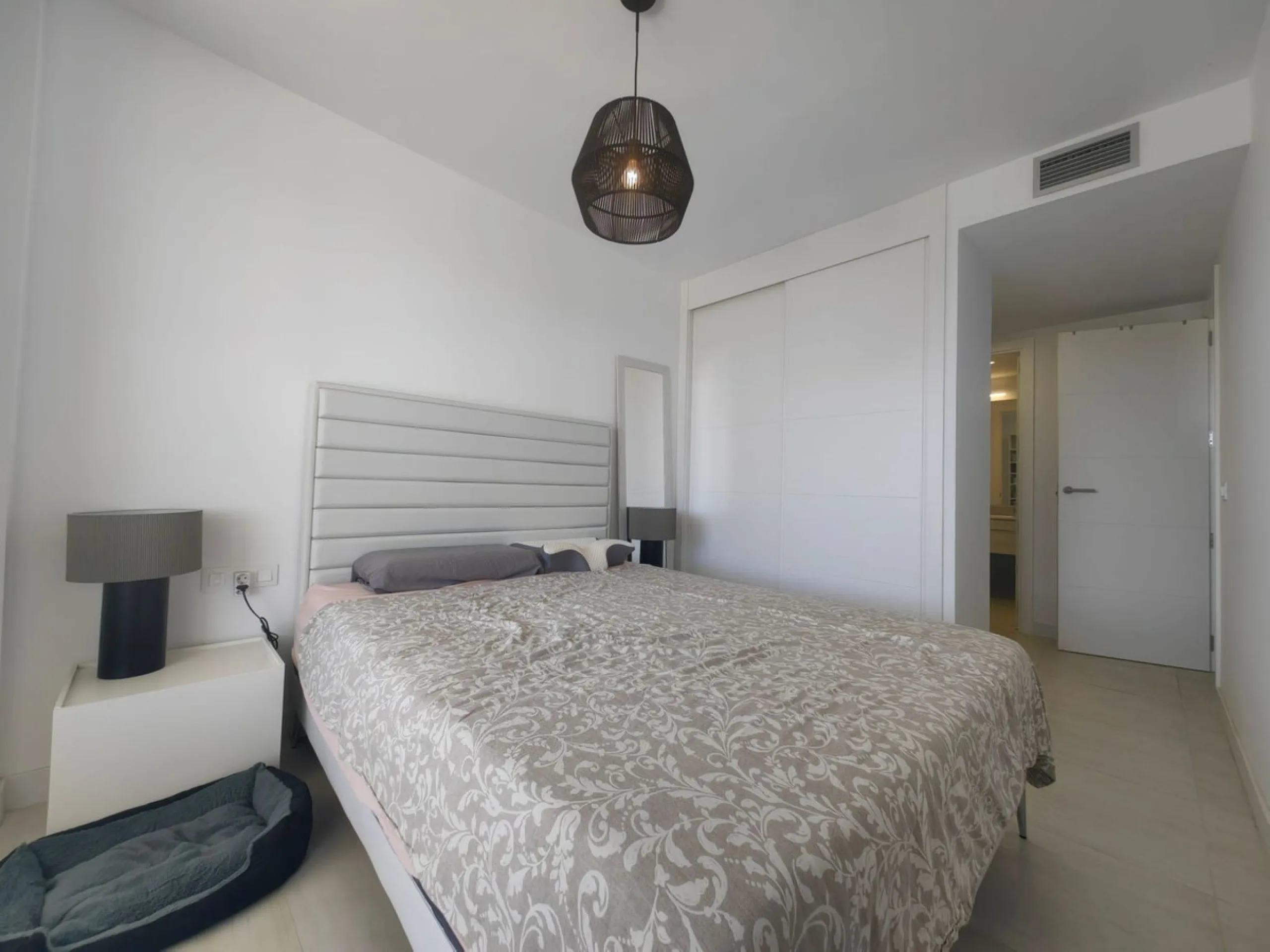 New Listing | 3-Bedroom Middle-Floor Apartment in Las Olas, La Gaspara, Estepona