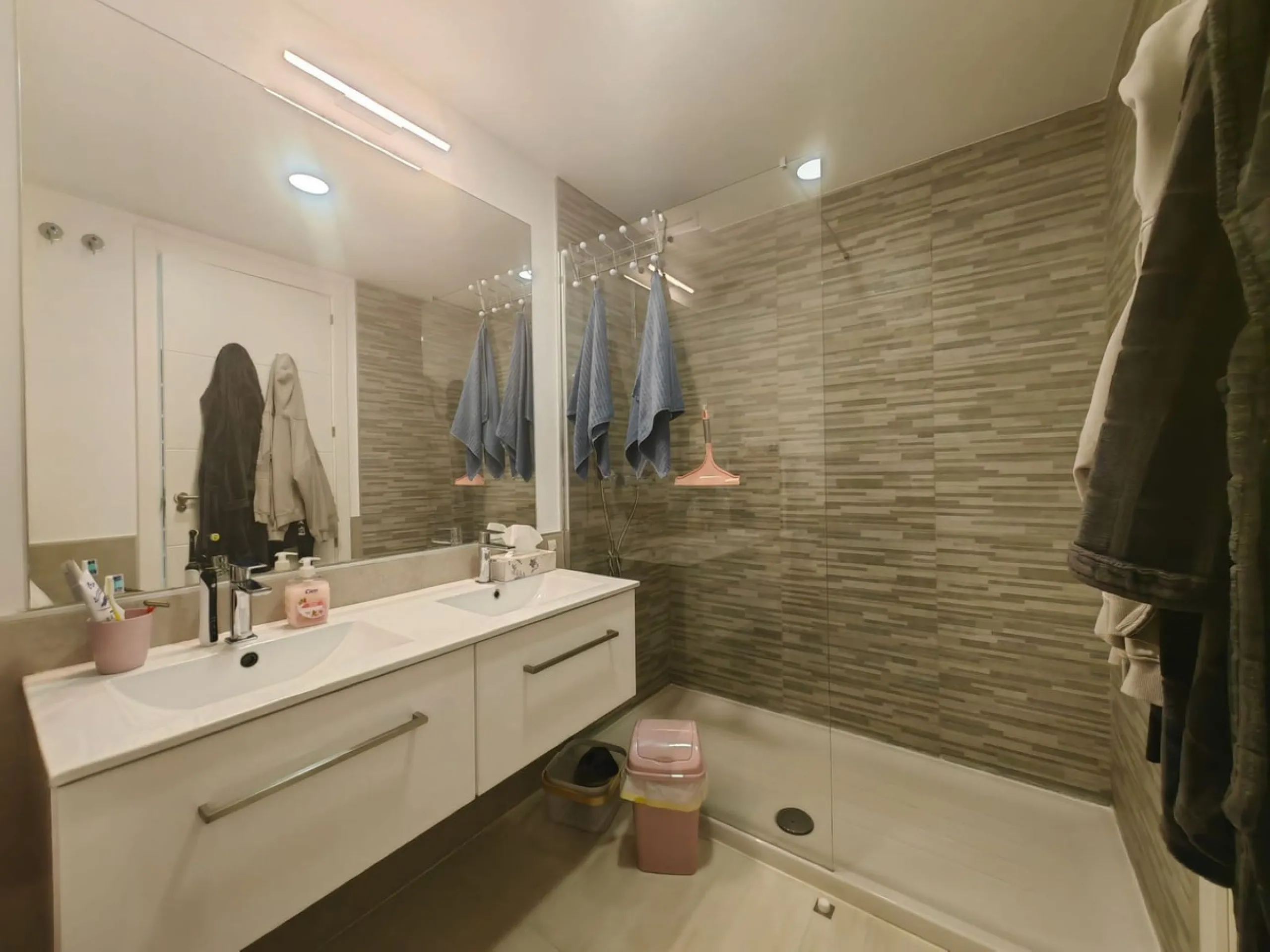New Listing | 3-Bedroom Middle-Floor Apartment in Las Olas, La Gaspara, Estepona