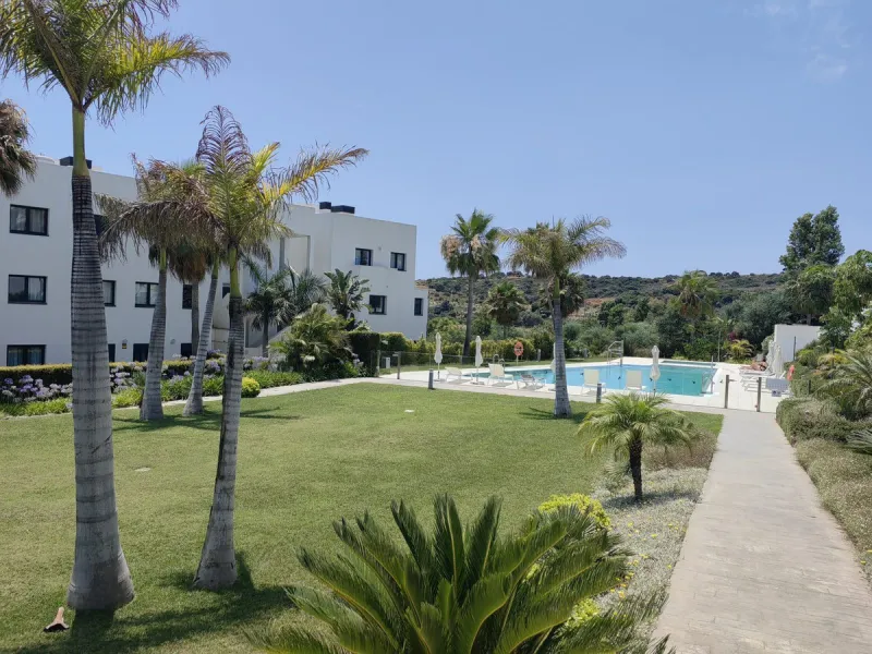 New Listing | 3-Bedroom Middle-Floor Apartment in Las Olas, La Gaspara, Estepona