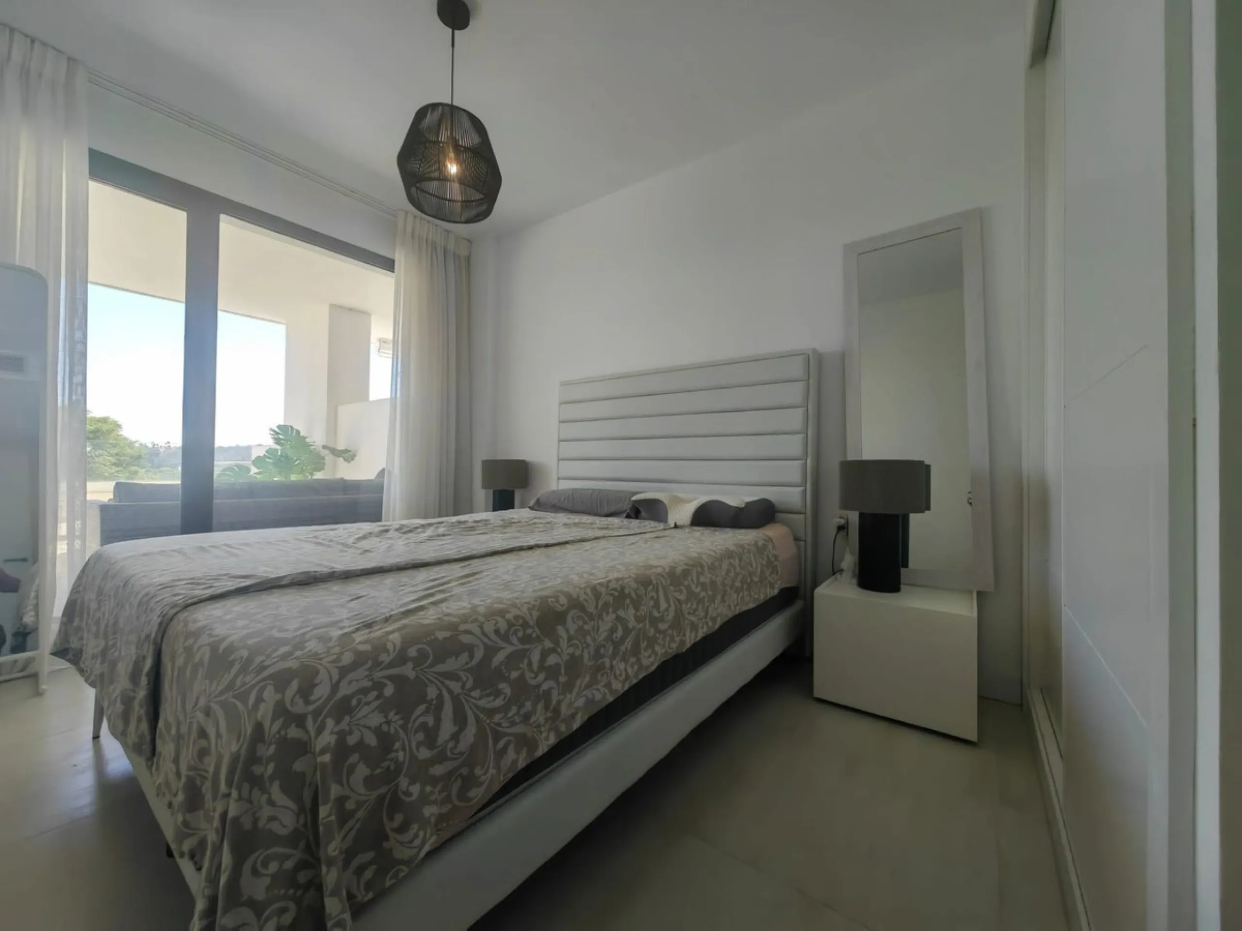 New Listing | 3-Bedroom Middle-Floor Apartment in Las Olas, La Gaspara, Estepona