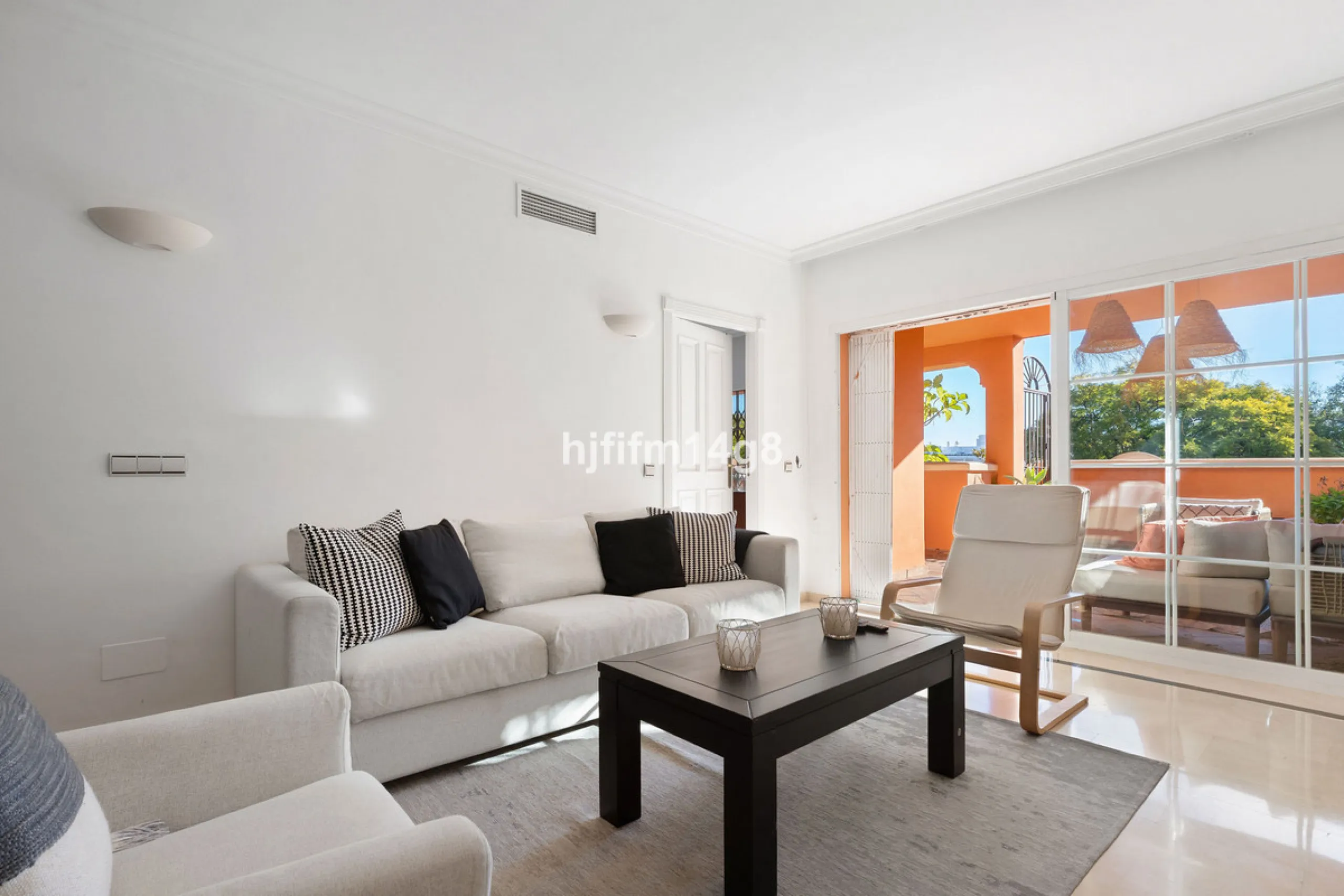 Apartment - Ground Floor Apartment в продаже в Marbella, Málaga. В доме 4 спален и 4 ванных комнат. Площадь дома 153 м². Площадь участка 30 м²