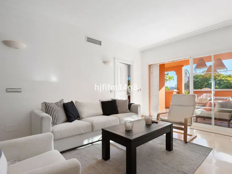 Apartment - Ground Floor Apartment в продаже в Marbella, Málaga. В доме 4 спален и 4 ванных комнат. Площадь дома 153 м². Площадь участка 30 м²
