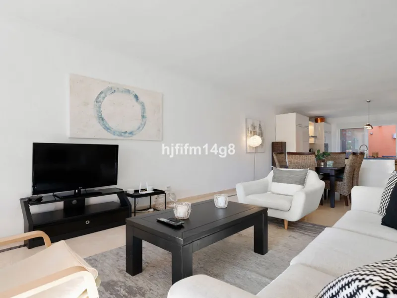 Apartment - Ground Floor Apartment в продаже в Marbella, Málaga. В доме 4 спален и 4 ванных комнат. Площадь дома 153 м². Площадь участка 30 м²
