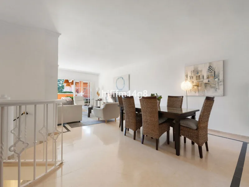 Apartment - Ground Floor Apartment в продаже в Marbella, Málaga. В доме 4 спален и 4 ванных комнат. Площадь дома 153 м². Площадь участка 30 м²