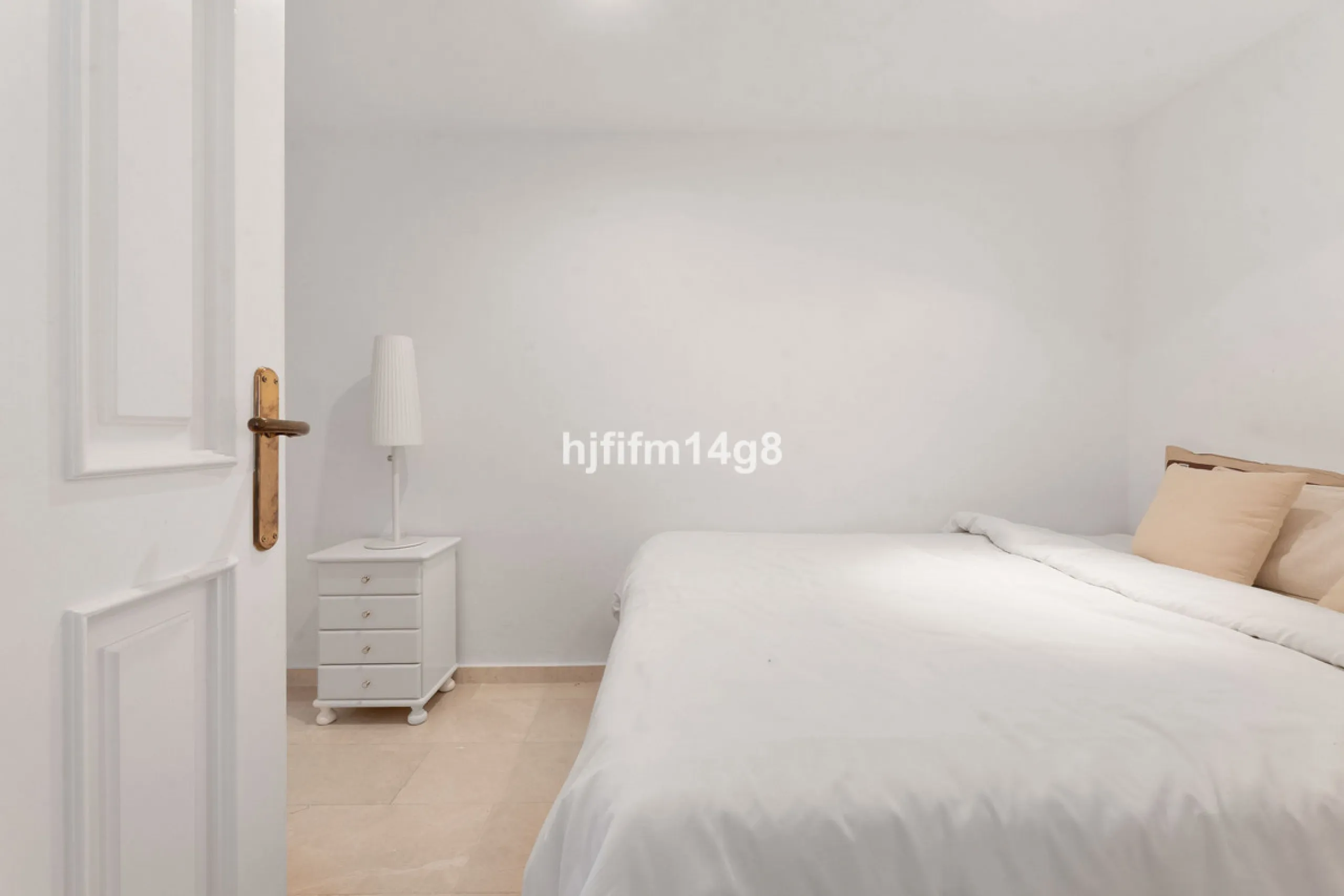 Apartment - Ground Floor Apartment в продаже в Marbella, Málaga. В доме 4 спален и 4 ванных комнат. Площадь дома 153 м². Площадь участка 30 м²