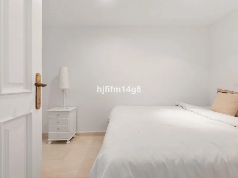 Apartment - Ground Floor Apartment в продаже в Marbella, Málaga. В доме 4 спален и 4 ванных комнат. Площадь дома 153 м². Площадь участка 30 м²