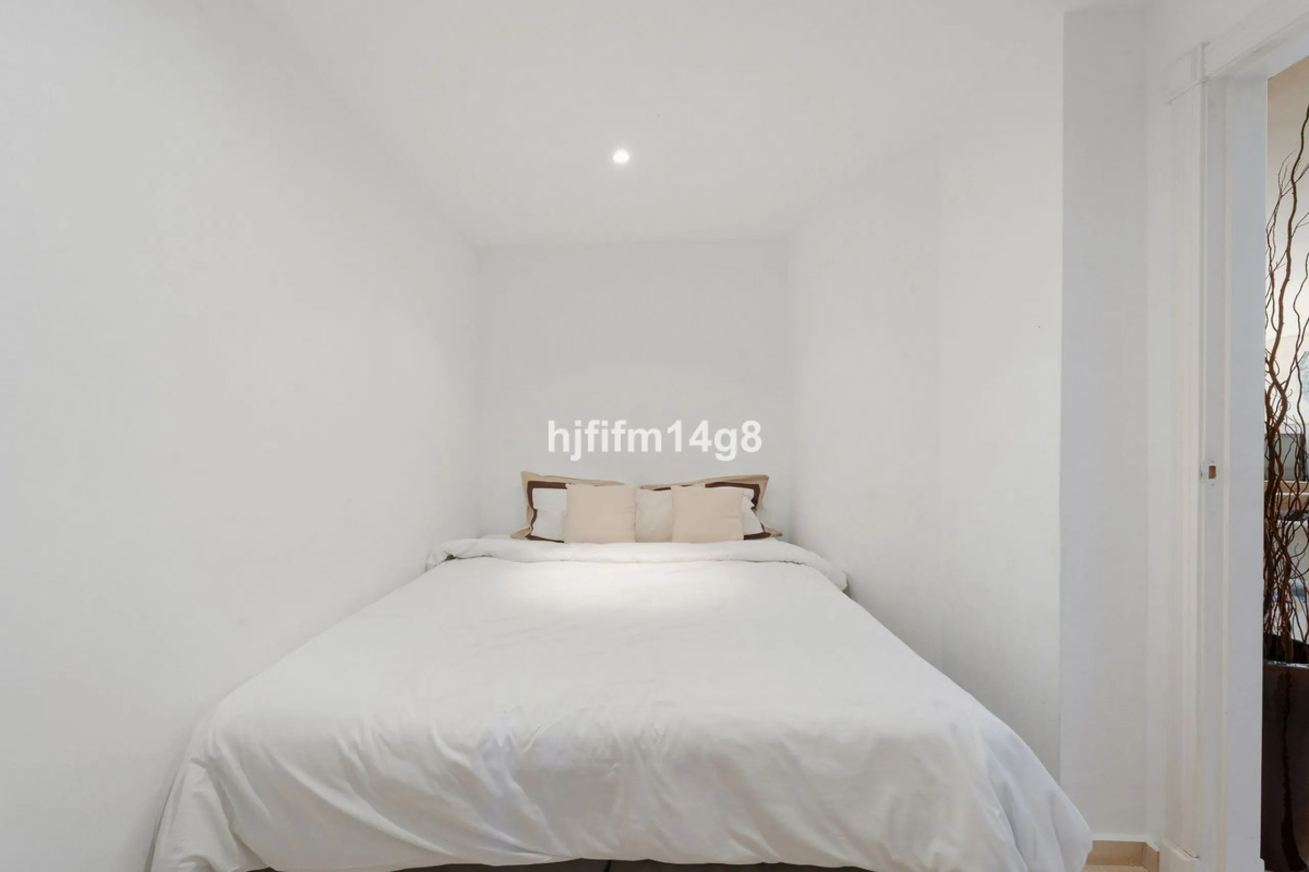 Apartment - Ground Floor Apartment в продаже в Marbella, Málaga. В доме 4 спален и 4 ванных комнат. Площадь дома 153 м². Площадь участка 30 м²