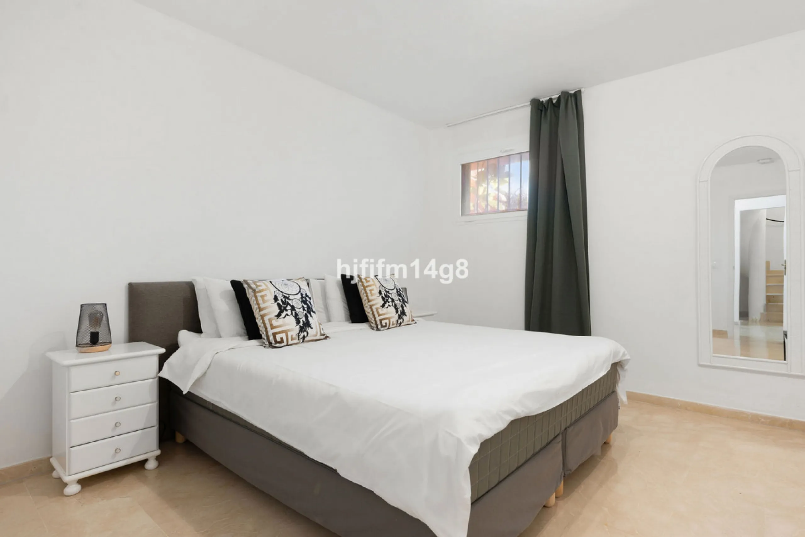 Apartment - Ground Floor Apartment в продаже в Marbella, Málaga. В доме 4 спален и 4 ванных комнат. Площадь дома 153 м². Площадь участка 30 м²
