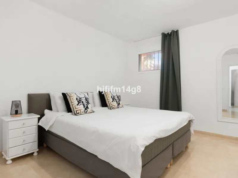 Apartment - Ground Floor Apartment в продаже в Marbella, Málaga. В доме 4 спален и 4 ванных комнат. Площадь дома 153 м². Площадь участка 30 м²