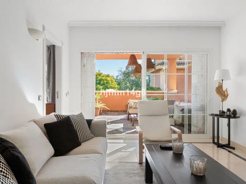 Apartment - Ground Floor Apartment в продаже в Marbella, Málaga. В доме 4 спален и 4 ванных комнат. Площадь дома 153 м². Площадь участка 30 м²