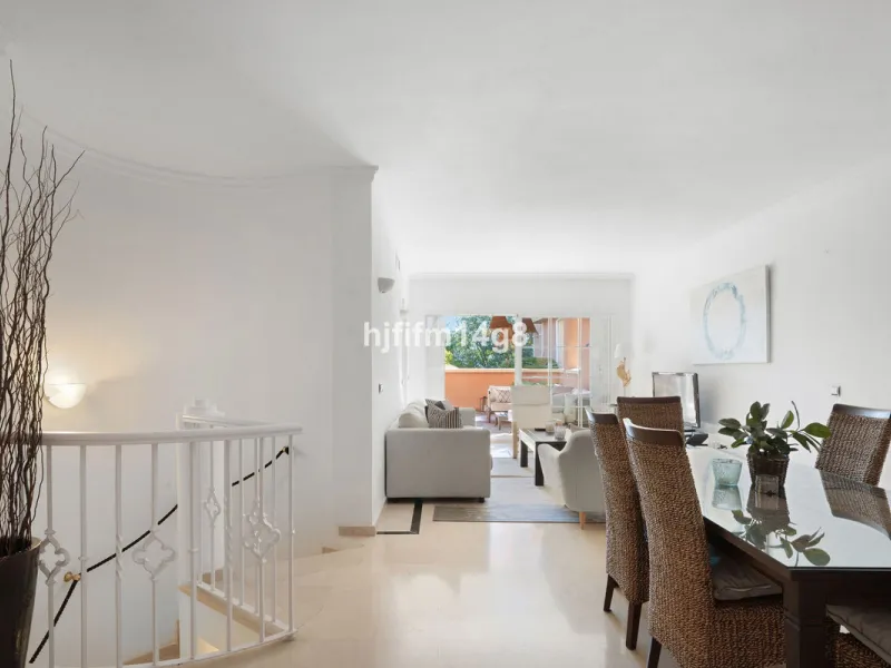 Apartment - Ground Floor Apartment в продаже в Marbella, Málaga. В доме 4 спален и 4 ванных комнат. Площадь дома 153 м². Площадь участка 30 м²