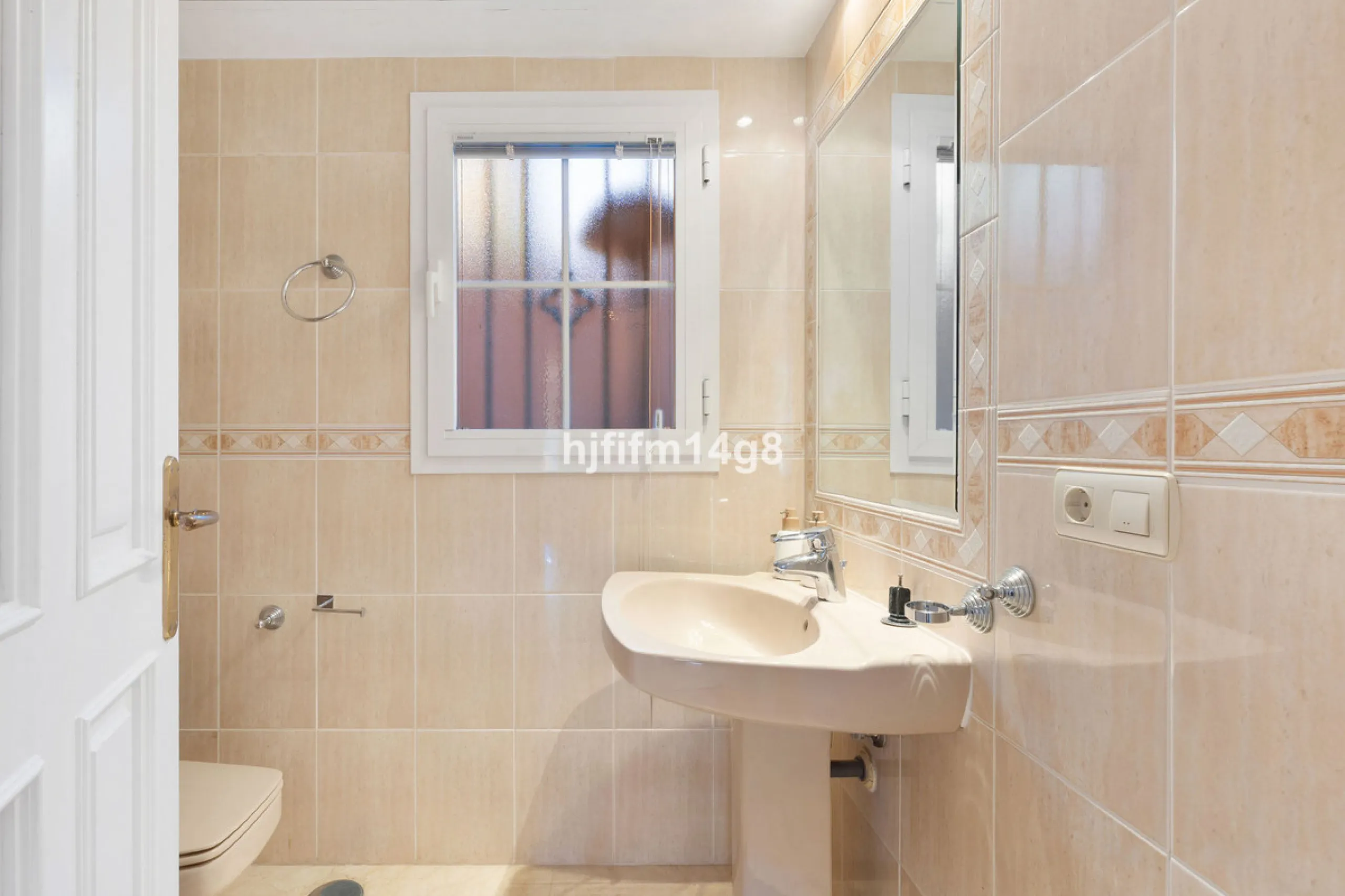Apartment - Ground Floor Apartment в продаже в Marbella, Málaga. В доме 4 спален и 4 ванных комнат. Площадь дома 153 м². Площадь участка 30 м²