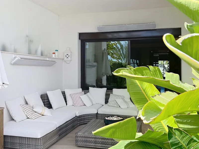 Beautiful Ground Floor Apartment with Garden in Gated & 24 h secured community in El Paraiso alto.
