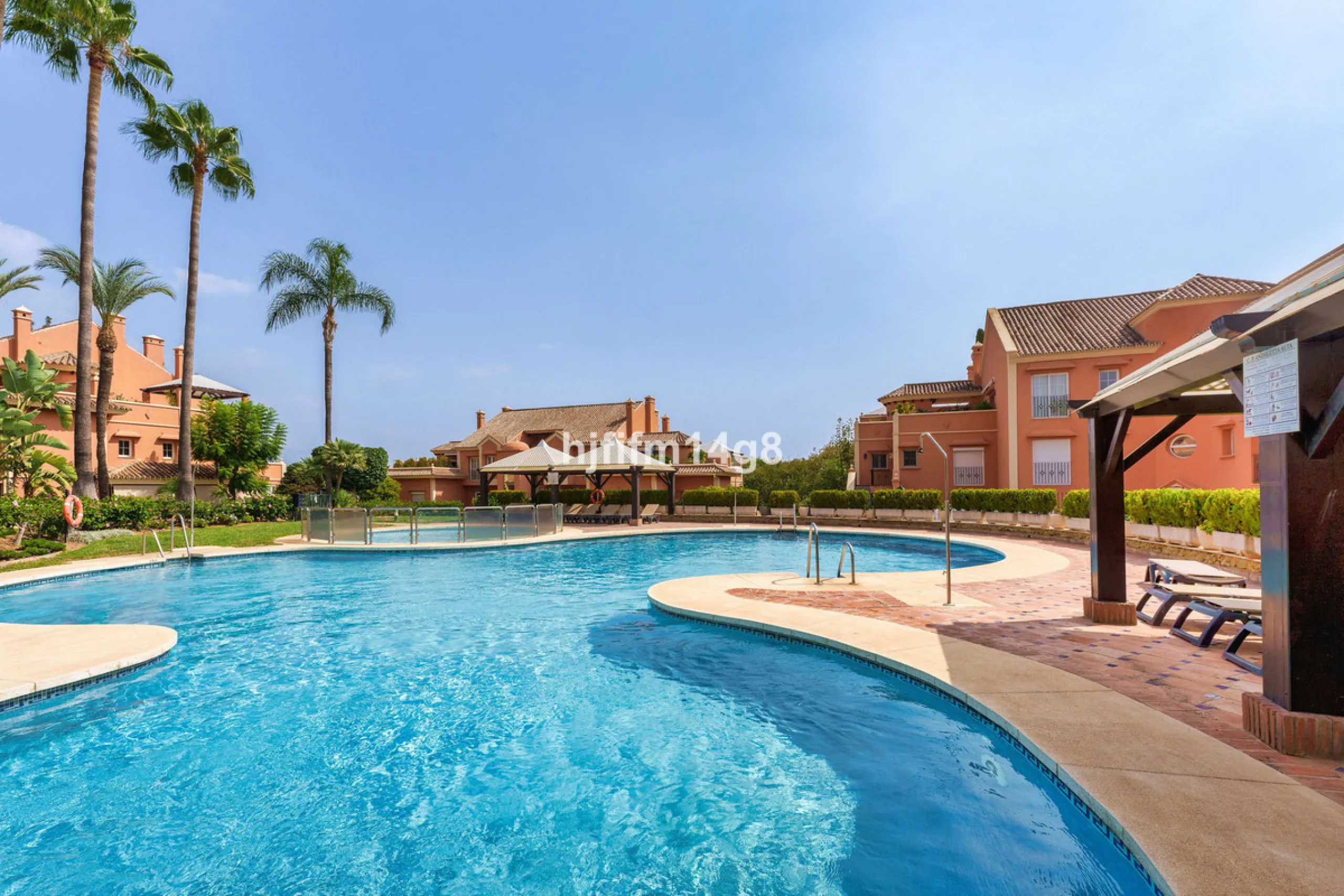 Apartment - Ground Floor Apartment в продаже в Marbella, Málaga. В доме 4 спален и 4 ванных комнат. Площадь дома 153 м². Площадь участка 30 м²