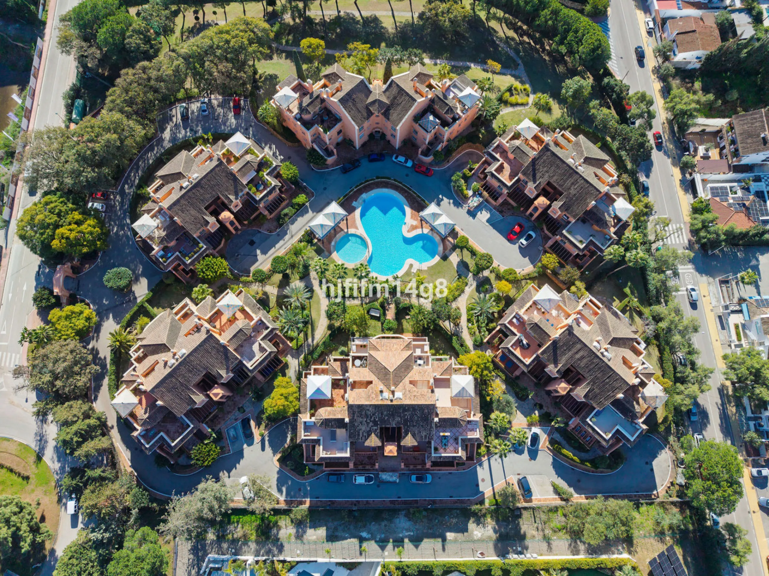 Apartment - Ground Floor Apartment в продаже в Marbella, Málaga. В доме 4 спален и 4 ванных комнат. Площадь дома 153 м². Площадь участка 30 м²
