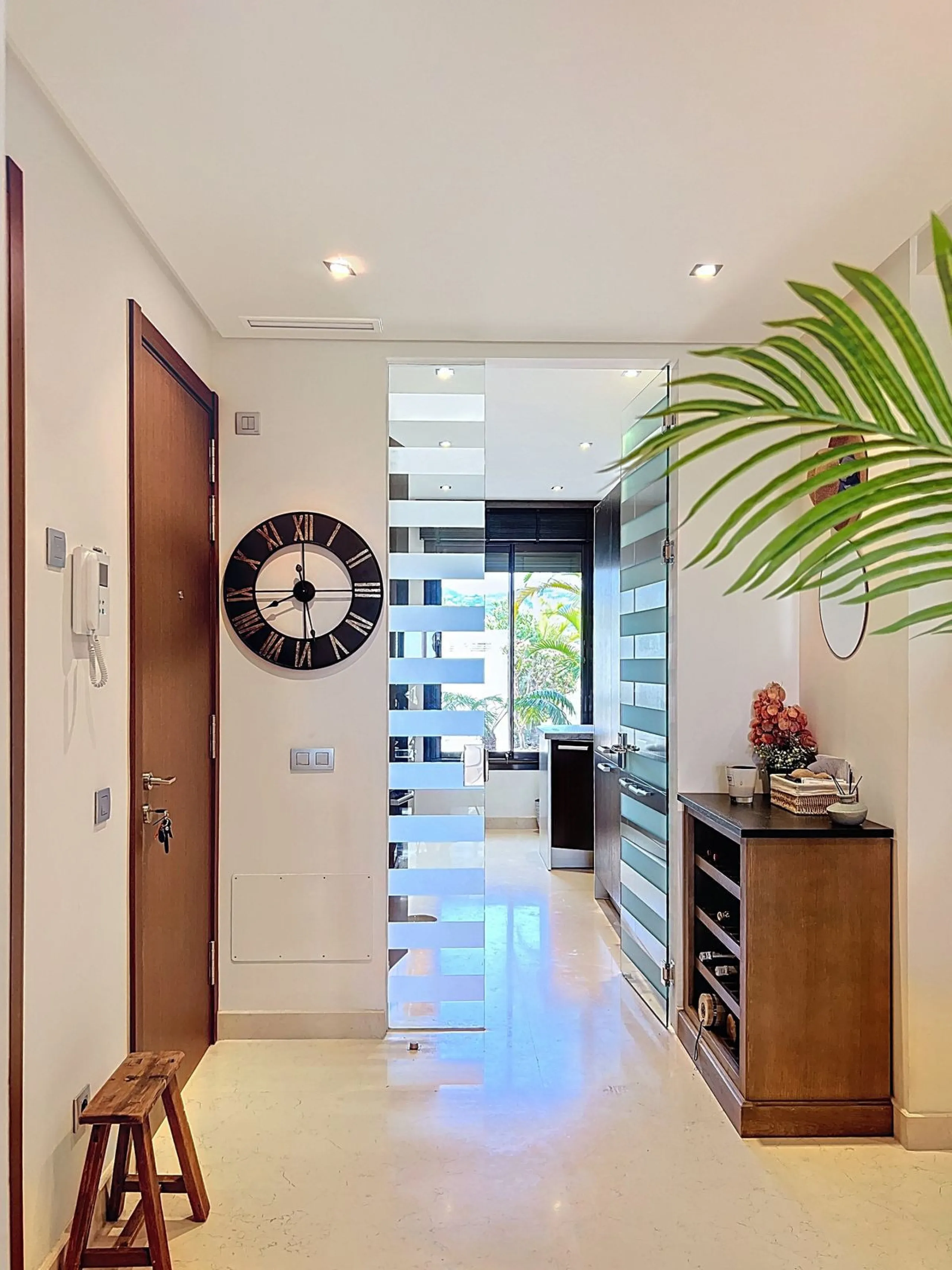 Beautiful Ground Floor Apartment with Garden in Gated & 24 h secured community in El Paraiso alto.