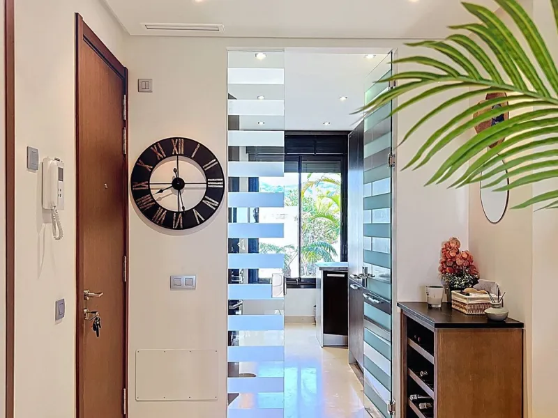 Beautiful Ground Floor Apartment with Garden in Gated & 24 h secured community in El Paraiso alto.