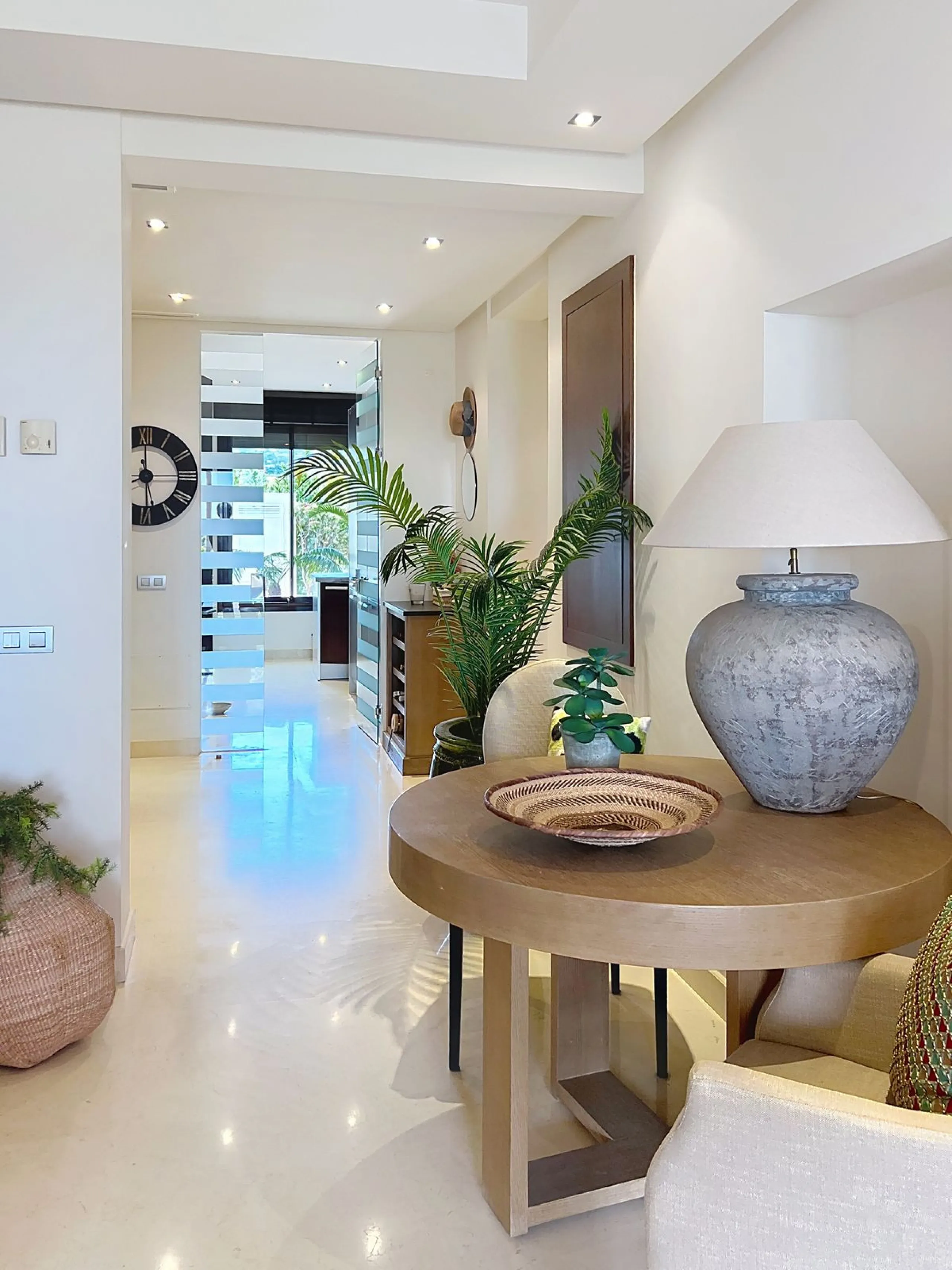 Beautiful Ground Floor Apartment with Garden in Gated & 24 h secured community in El Paraiso alto.