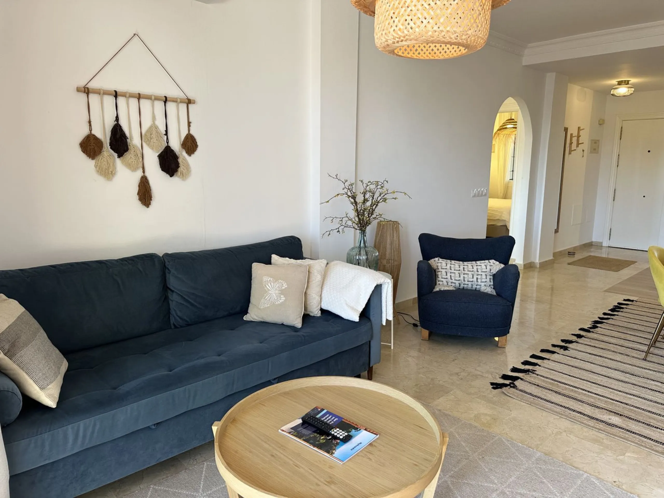 Top floor with a very large solarium/rooftop terrace!