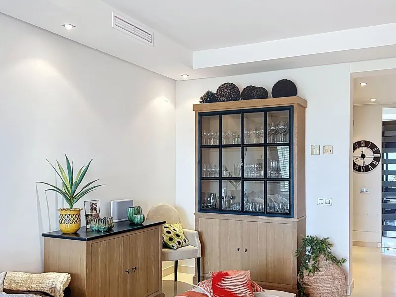 Beautiful Ground Floor Apartment with Garden in Gated & 24 h secured community in El Paraiso alto.