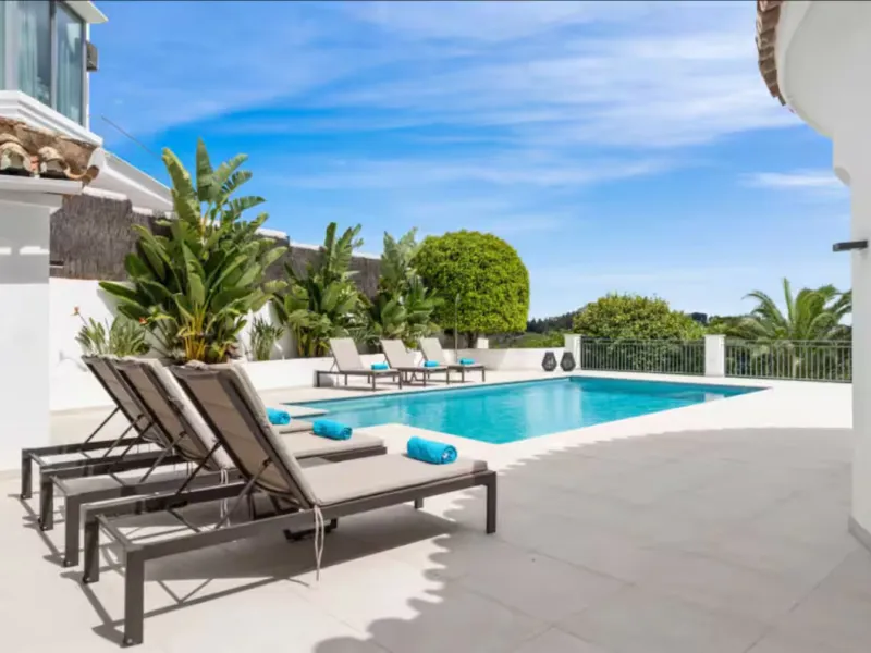 Spectacular, fully renovated villa located in one of the most prestigious areas of Benahavís.