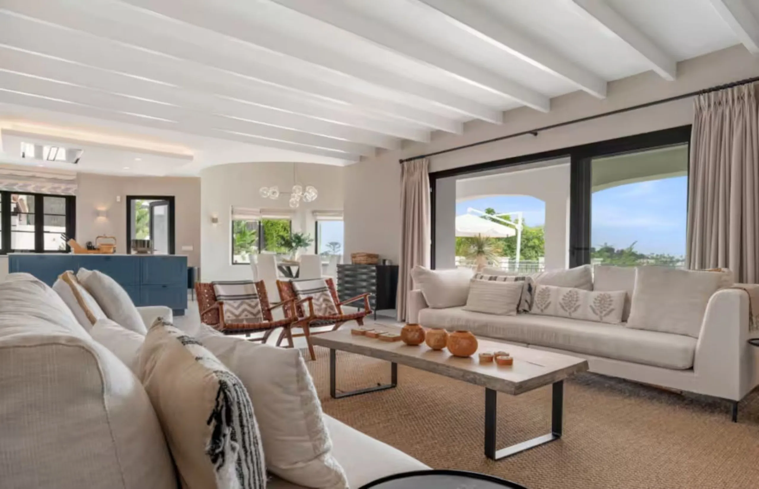 Spectacular, fully renovated villa located in one of the most prestigious areas of Benahavís.