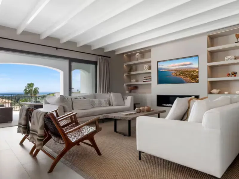 Spectacular, fully renovated villa located in one of the most prestigious areas of Benahavís.