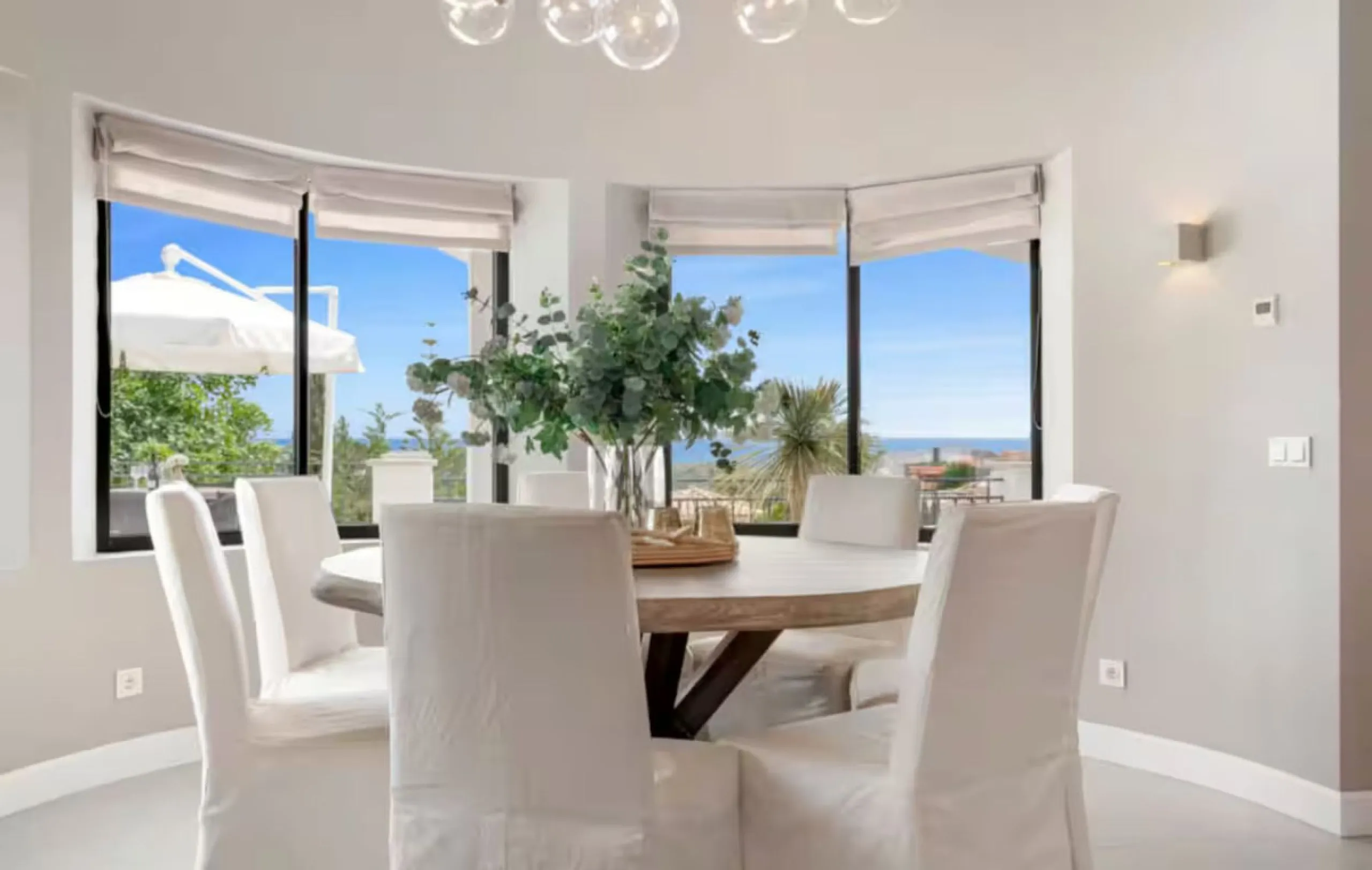 Spectacular, fully renovated villa located in one of the most prestigious areas of Benahavís.