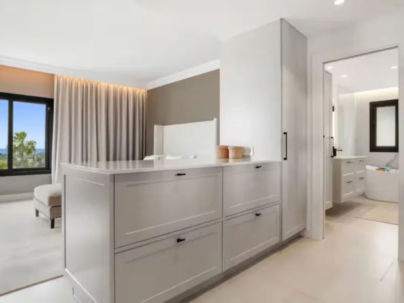 Spectacular, fully renovated villa located in one of the most prestigious areas of Benahavís.