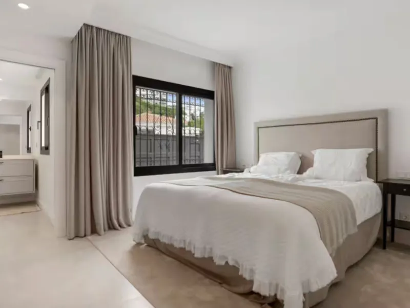Spectacular, fully renovated villa located in one of the most prestigious areas of Benahavís.