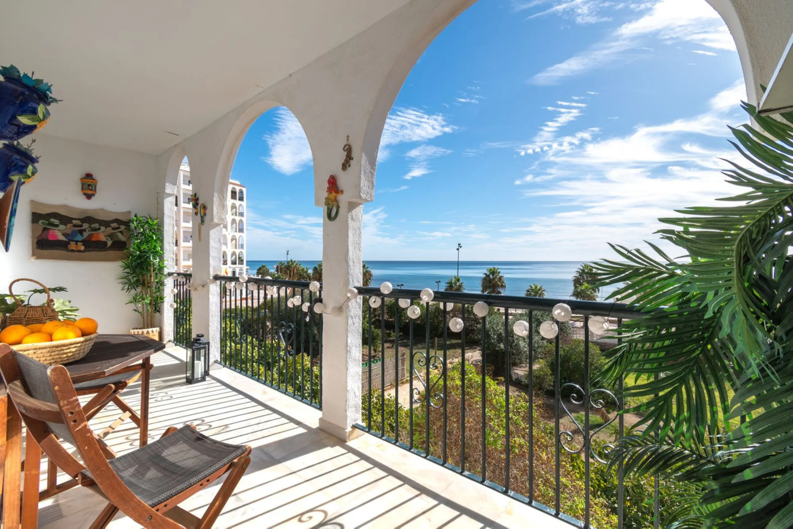 A unique 3 bedroom apartment right on the beach in Torreblanca/Fuengirola