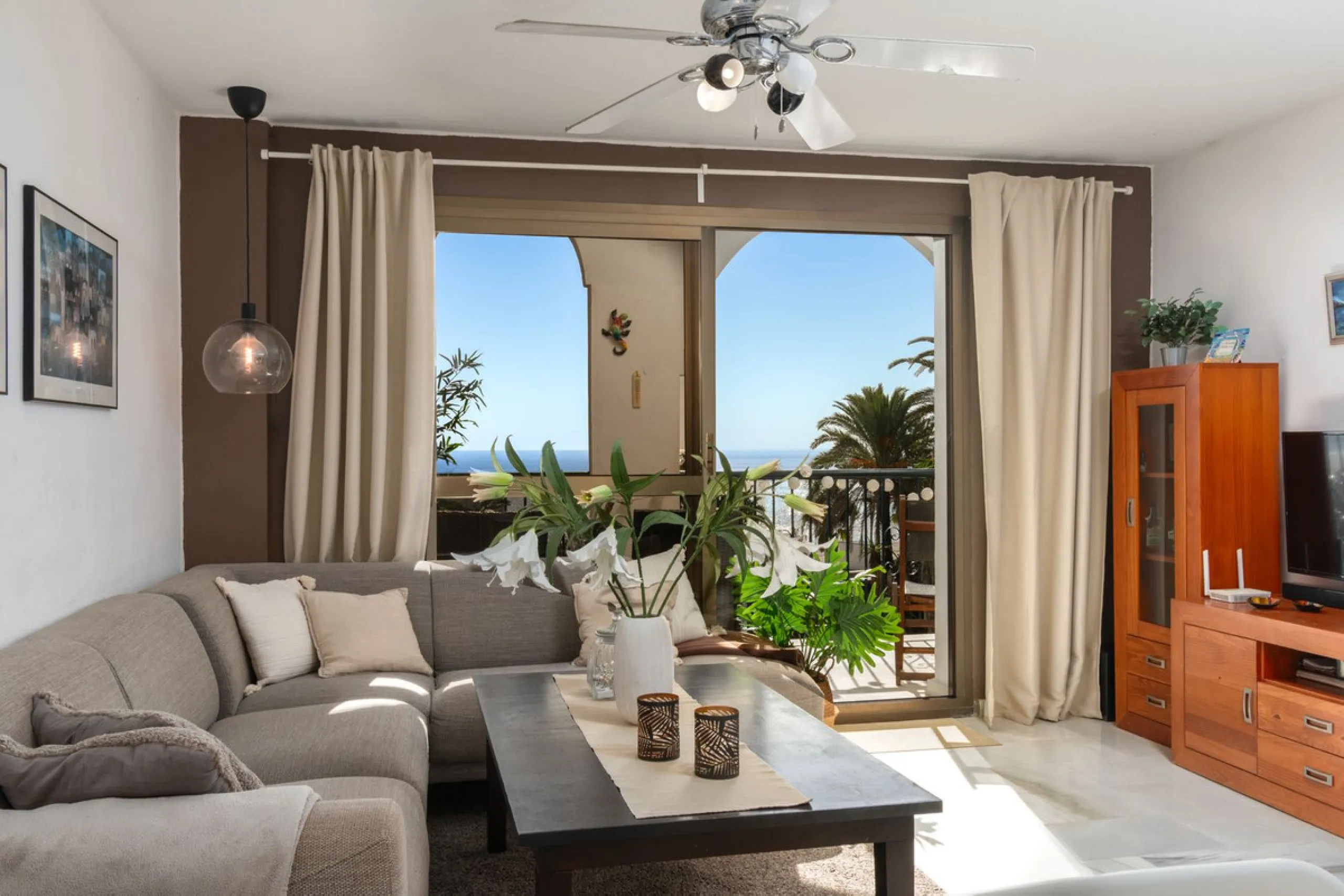 A unique 3 bedroom apartment right on the beach in Torreblanca/Fuengirola