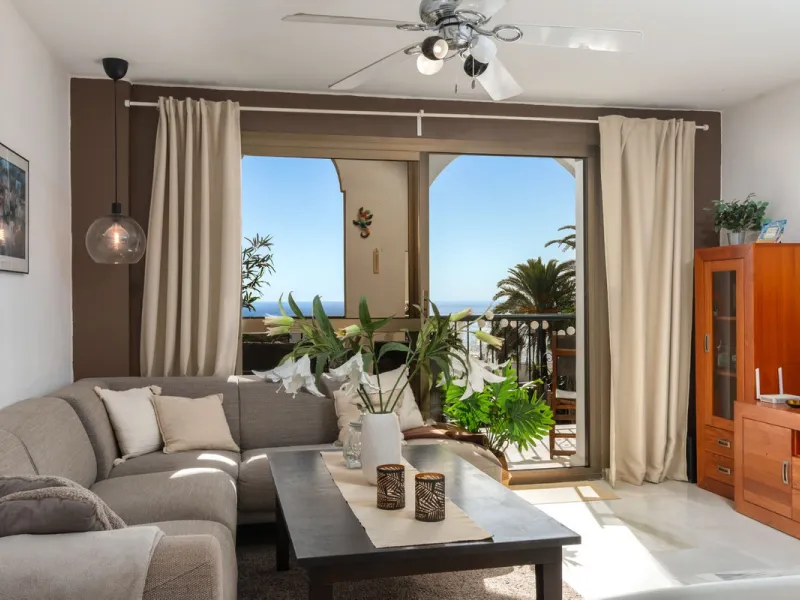 A unique 3 bedroom apartment right on the beach in Torreblanca/Fuengirola