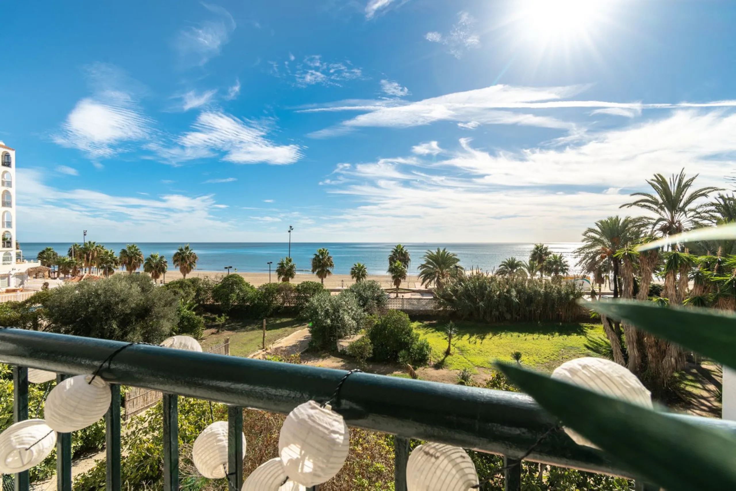 A unique 3 bedroom apartment right on the beach in Torreblanca/Fuengirola