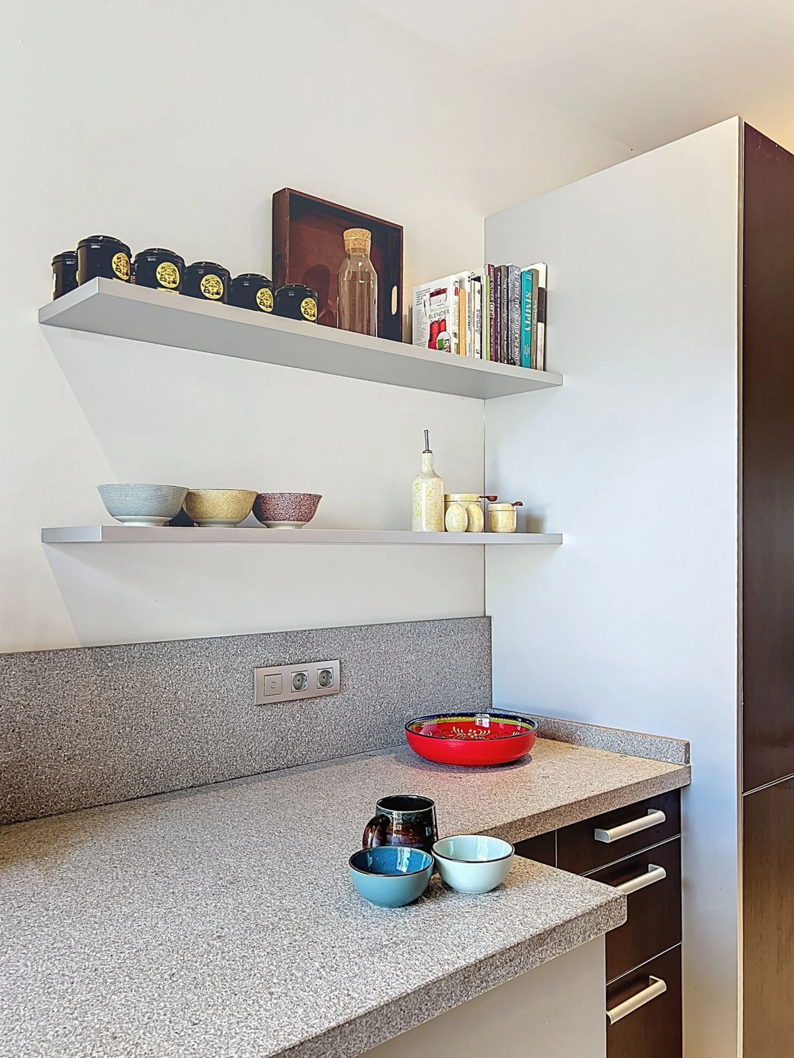 Beautiful Ground Floor Apartment with Garden in Gated & 24 h secured community in El Paraiso alto.