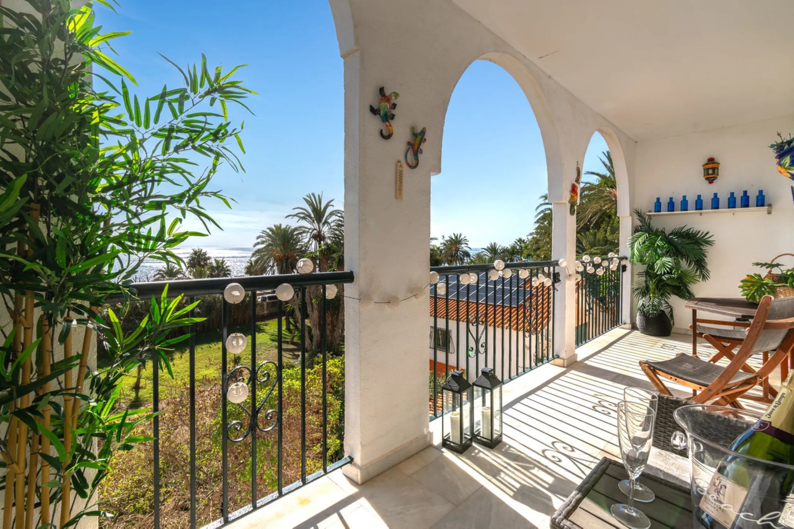 A unique 3 bedroom apartment right on the beach in Torreblanca/Fuengirola