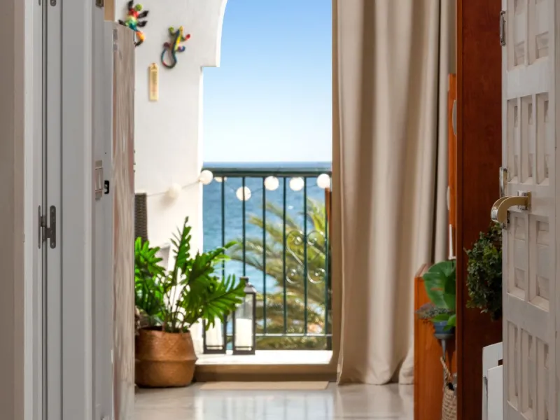 A unique 3 bedroom apartment right on the beach in Torreblanca/Fuengirola