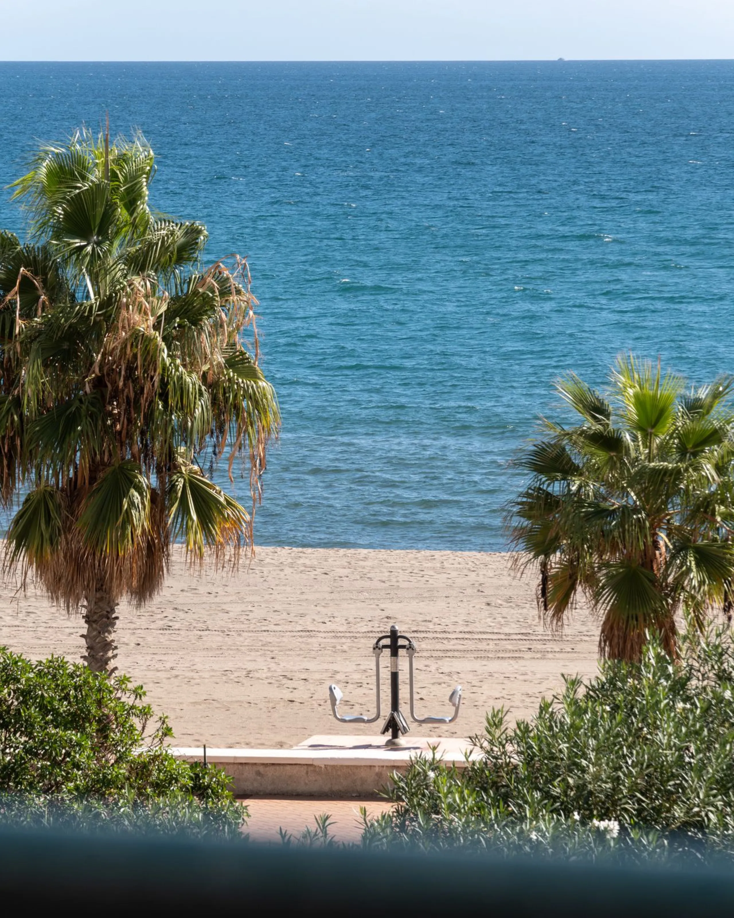 A unique 3 bedroom apartment right on the beach in Torreblanca/Fuengirola