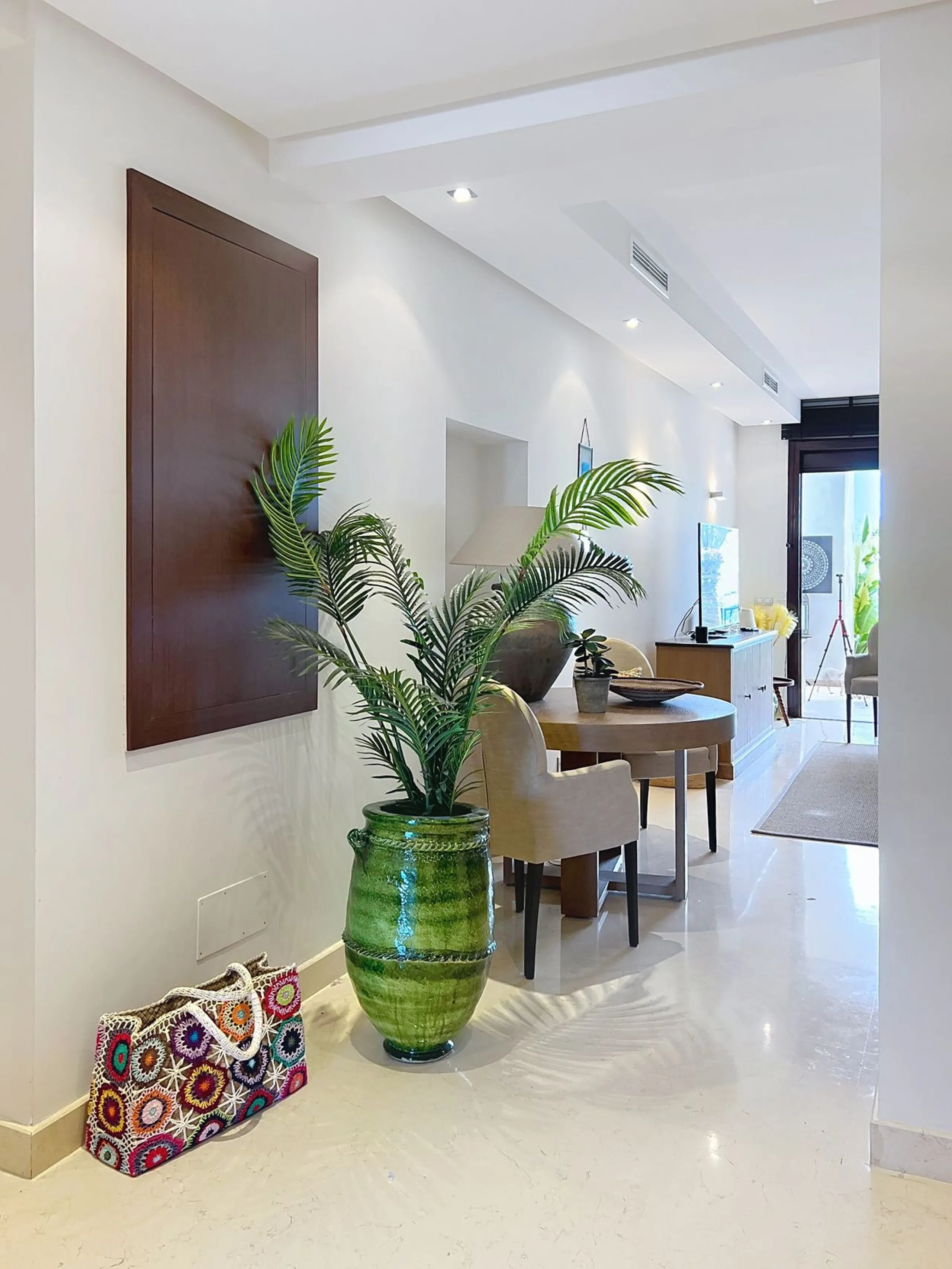 Beautiful Ground Floor Apartment with Garden in Gated & 24 h secured community in El Paraiso alto.